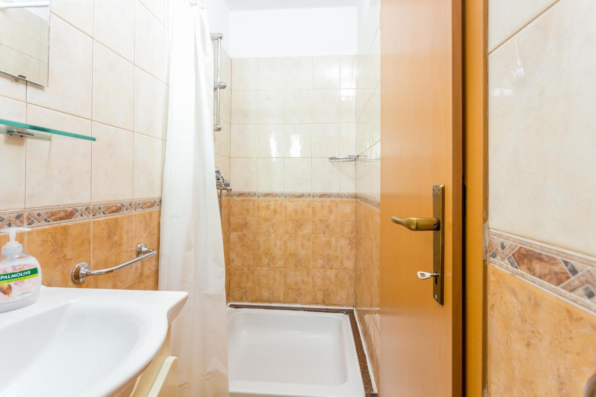 Apartments By The Sea Baska Voda, Makarska - 300 Стая снимка